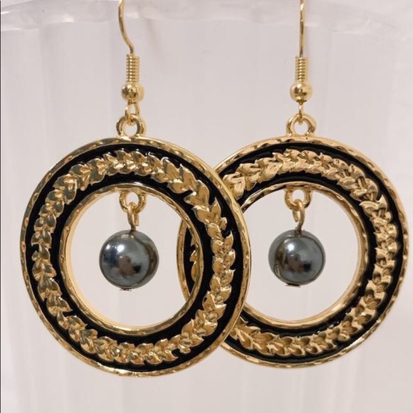 Jewelry - Round Maile Earrings